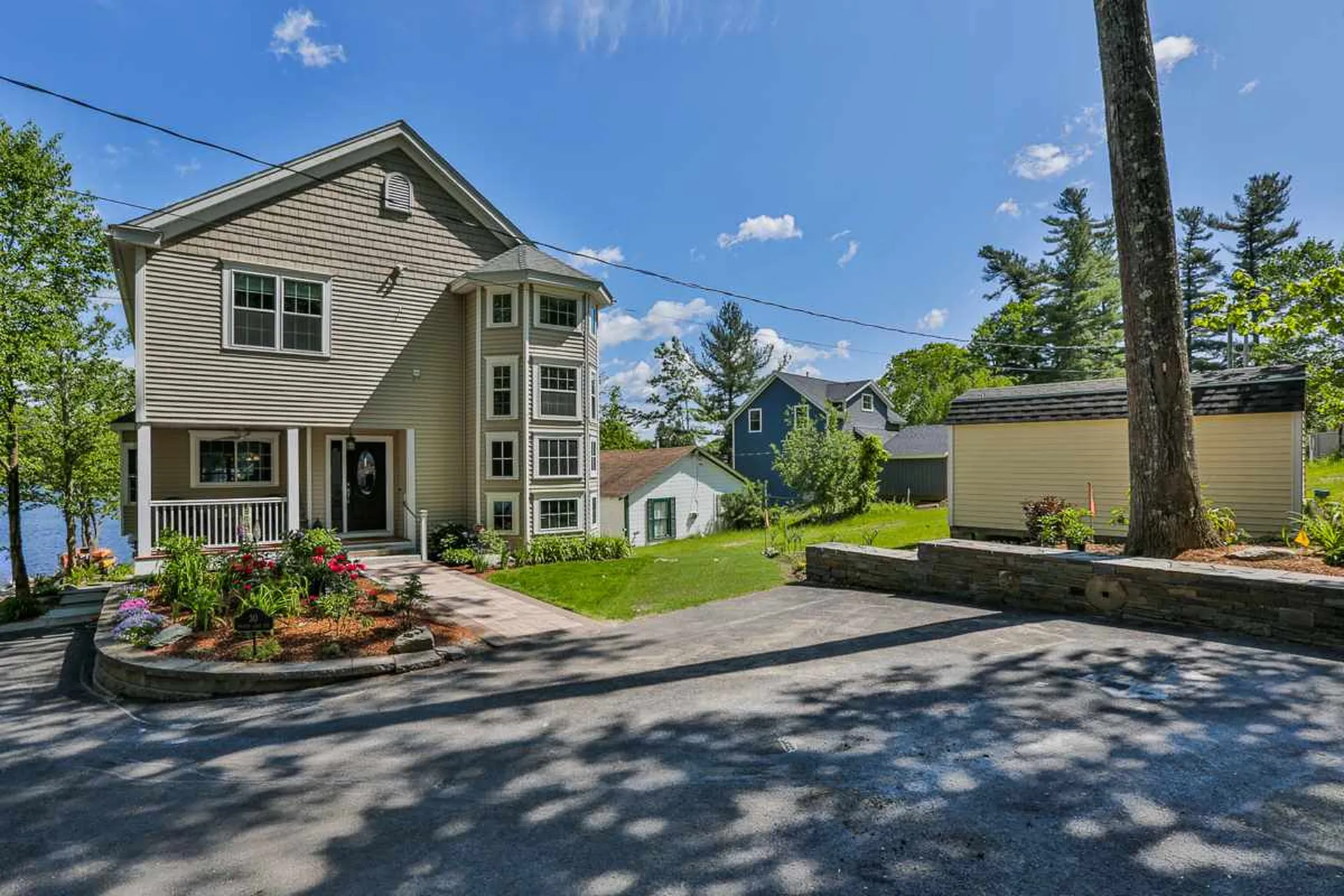 30 Beaver Lake Avenue Derry NH 03038