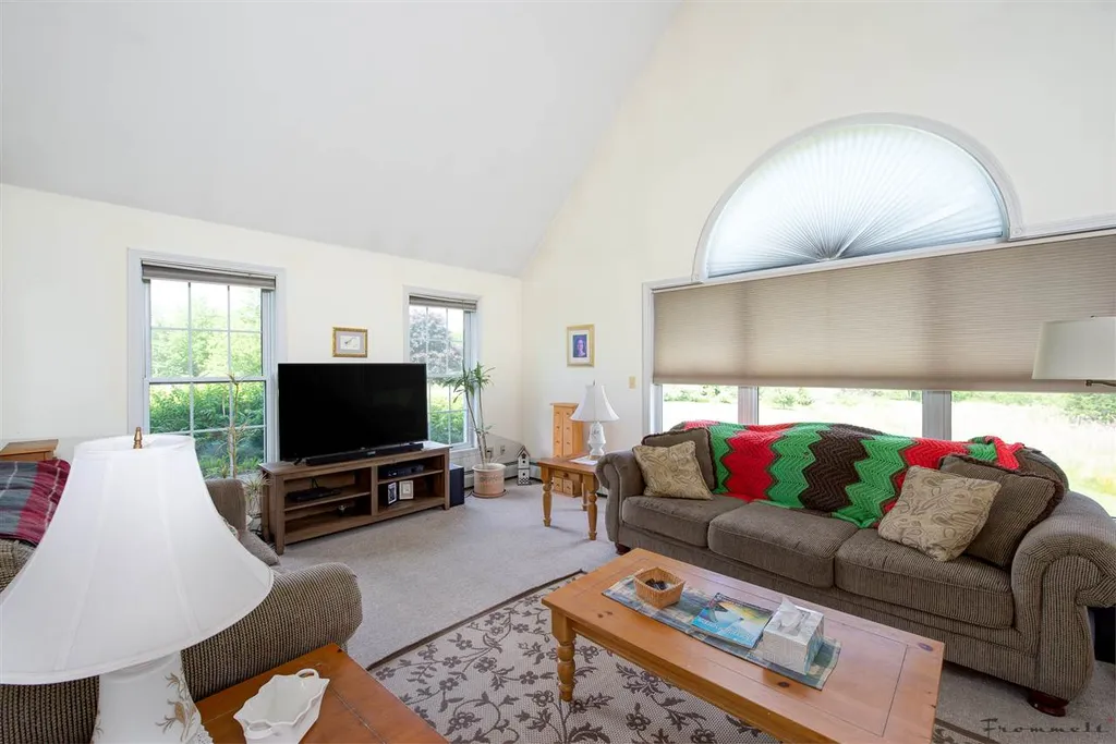 1 Strawberry Lane Stratham NH 03885
