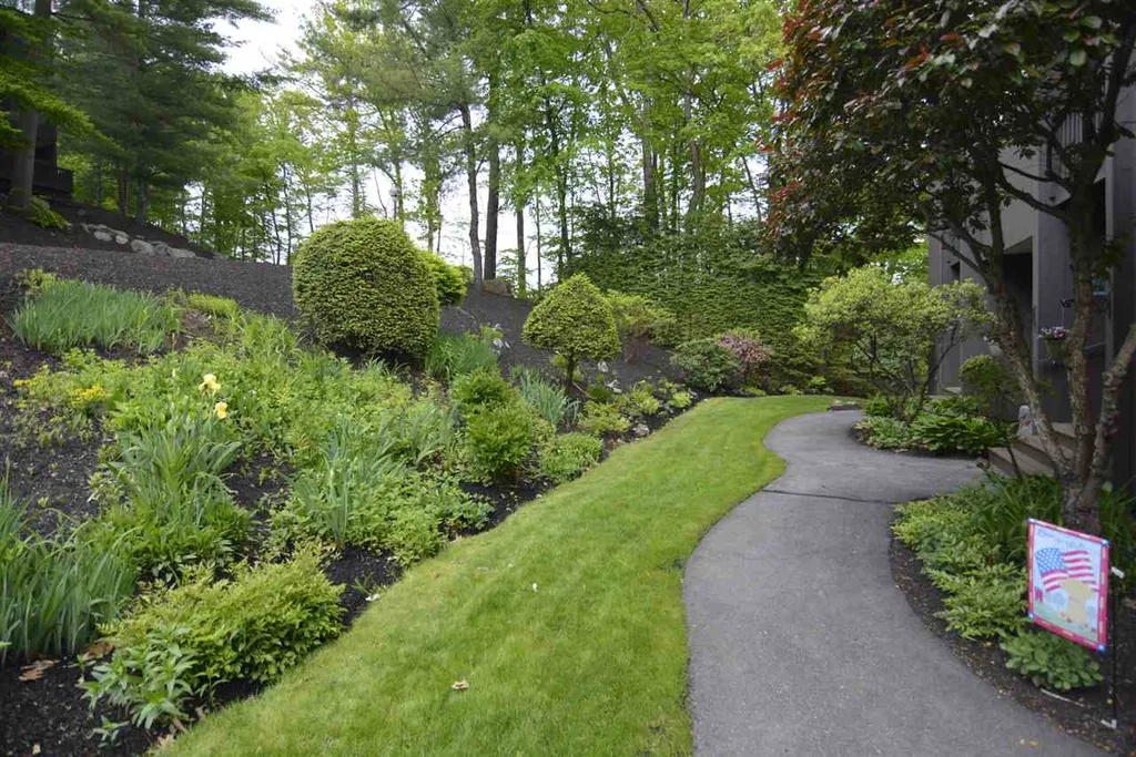 833 Weirs Boulevard Laconia NH 03246