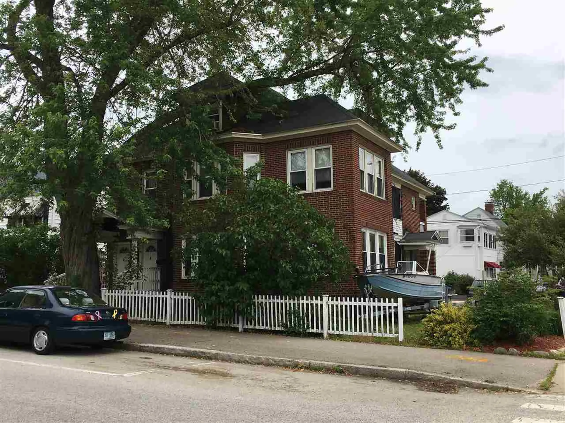 677 Pine Street Manchester NH 03104