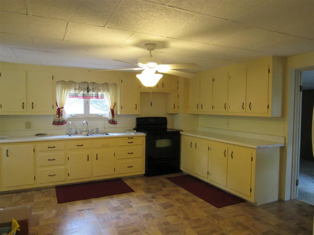 36 Washington Street Gorham NH 03581