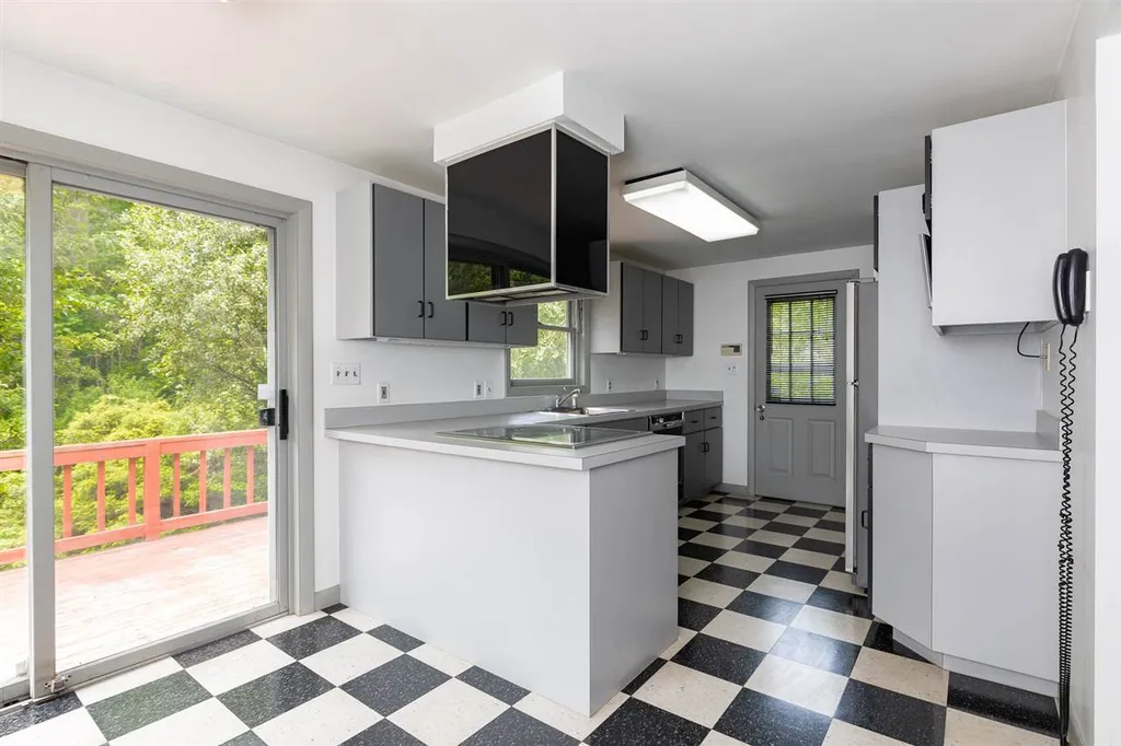 55 Mangrove Street Portsmouth NH 03801