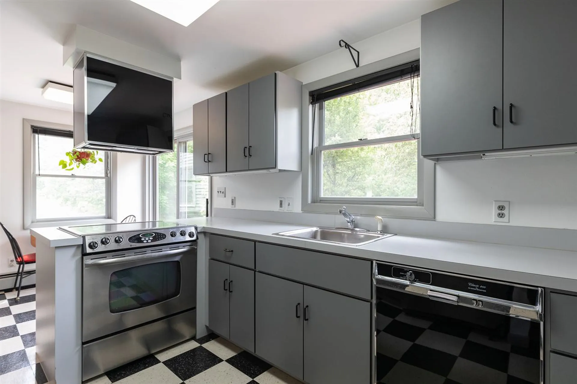 55 Mangrove Street Portsmouth NH 03801