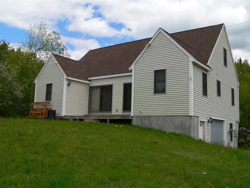 37 Rockwood Avenue Jefferson NH 03583