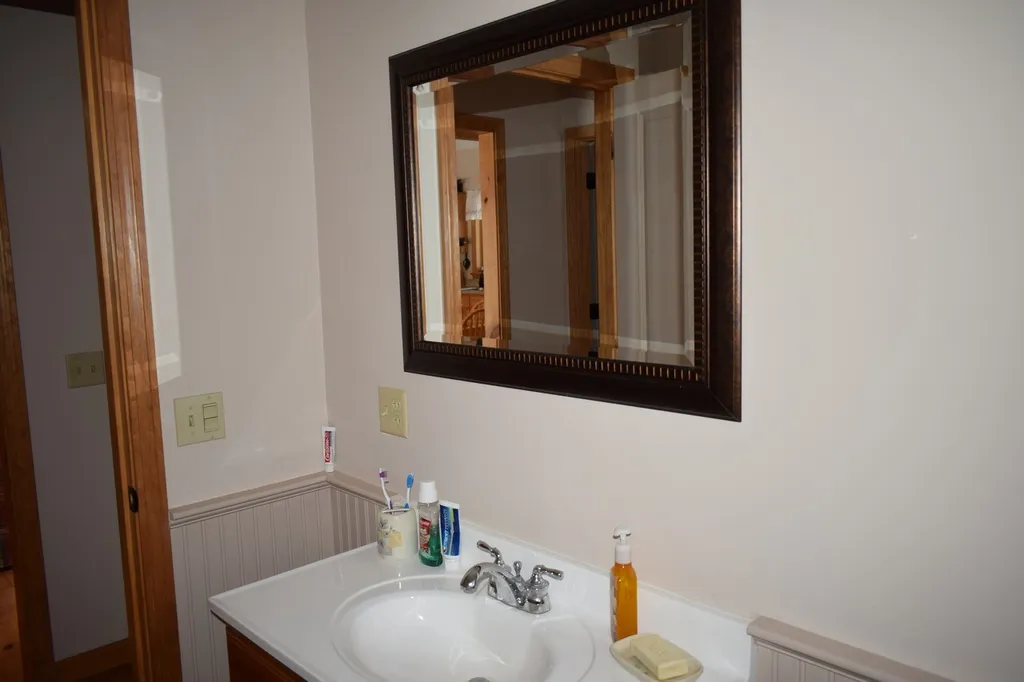 37 Rockwood Avenue Jefferson NH 03583