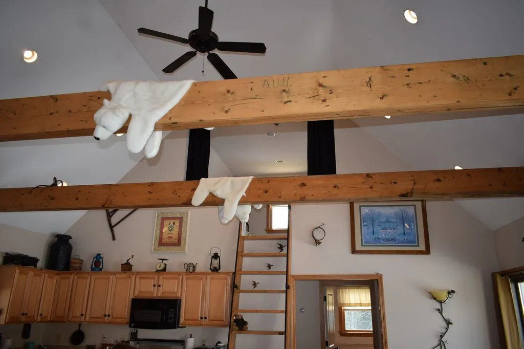 37 Rockwood Avenue Jefferson NH 03583