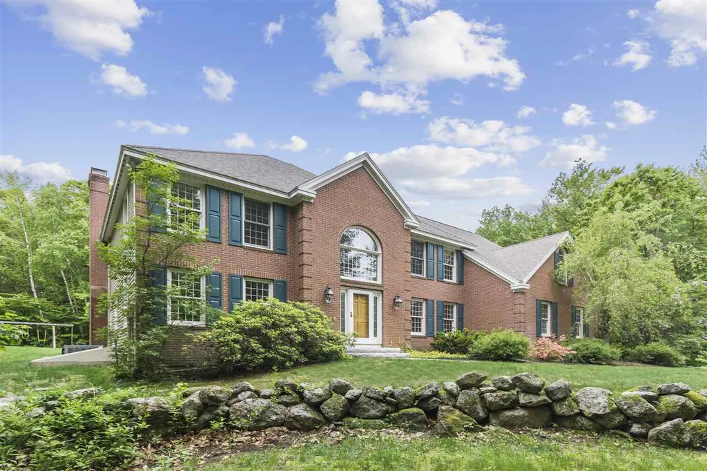 49 Newfane Road Bedford NH 03110