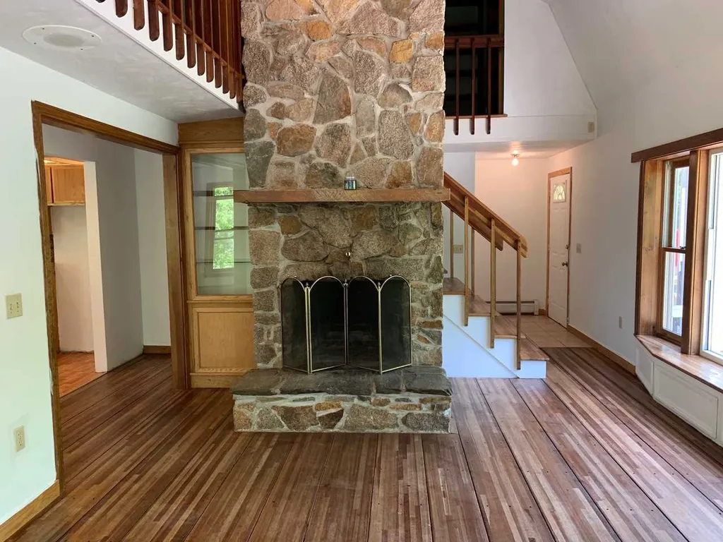 90 Drake Road Effingham NH 03882