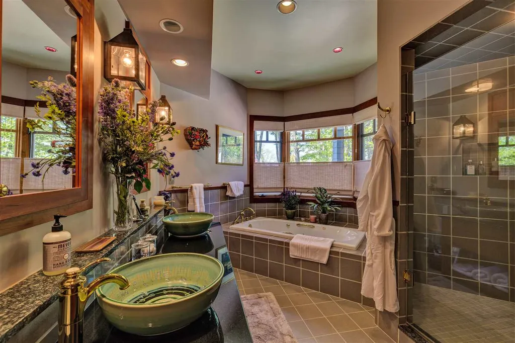 71 High Ridge Road Sunapee NH 03782
