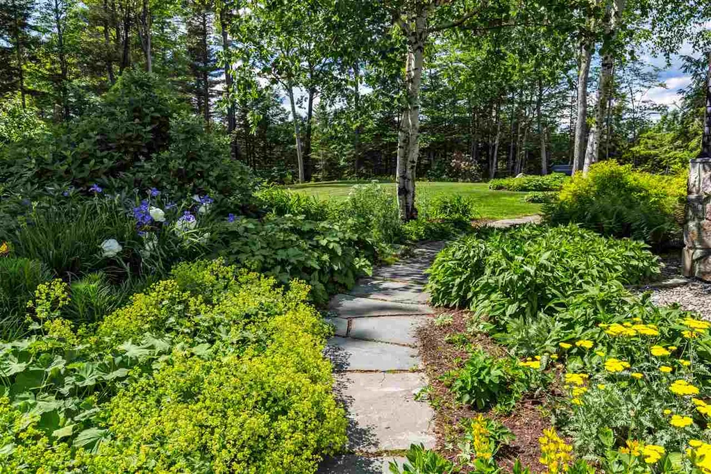 71 High Ridge Road Sunapee NH 03782