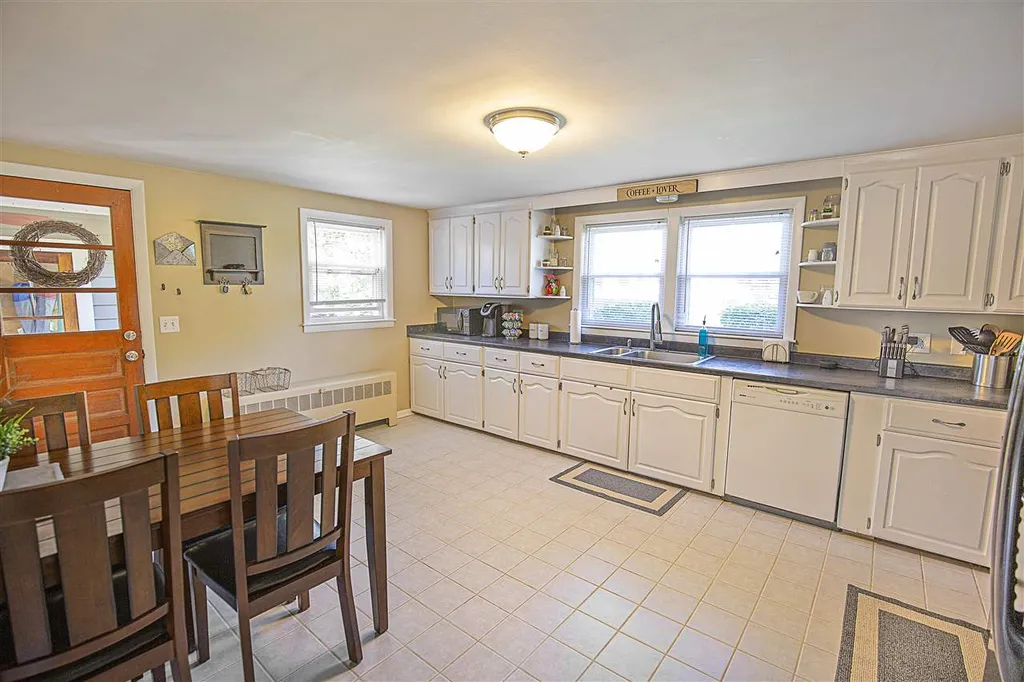 7 Pleasant Street Merrimack NH 03054