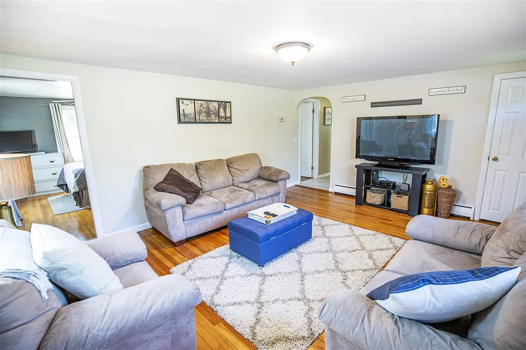 7 Pleasant Street Merrimack NH 03054