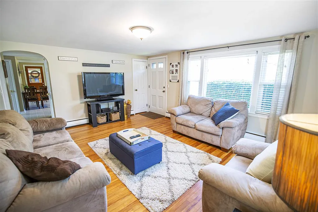 7 Pleasant Street Merrimack NH 03054
