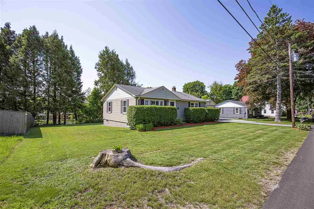 7 Pleasant Street Merrimack NH 03054