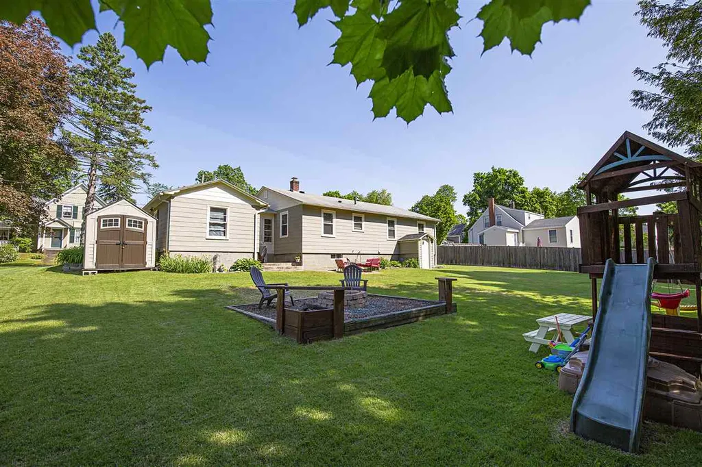 7 Pleasant Street Merrimack NH 03054
