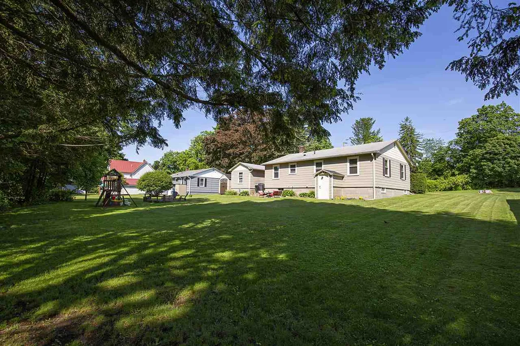 7 Pleasant Street Merrimack NH 03054