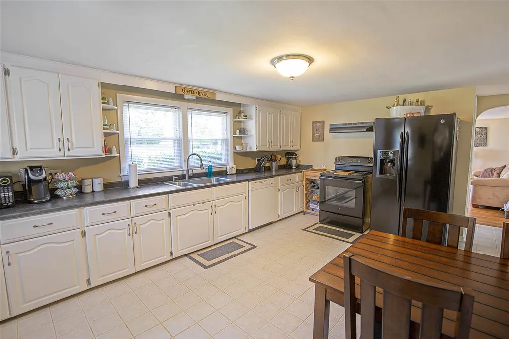7 Pleasant Street Merrimack NH 03054