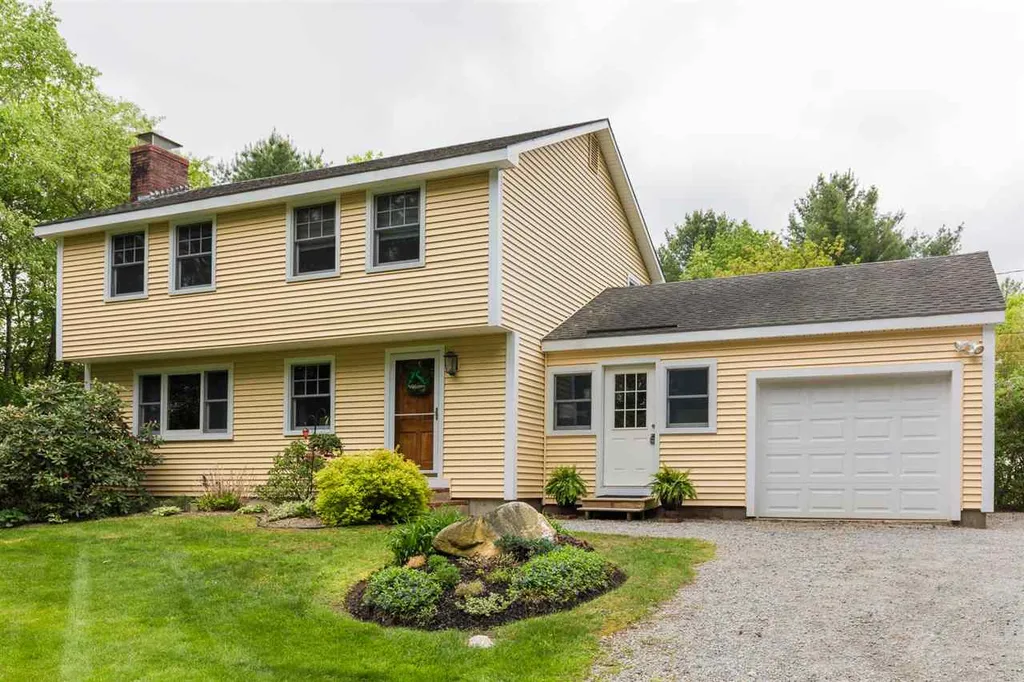 21 Meadowbrook Drive Barrington NH 03825