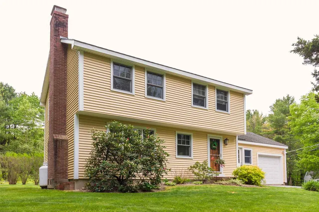 21 Meadowbrook Drive Barrington NH 03825