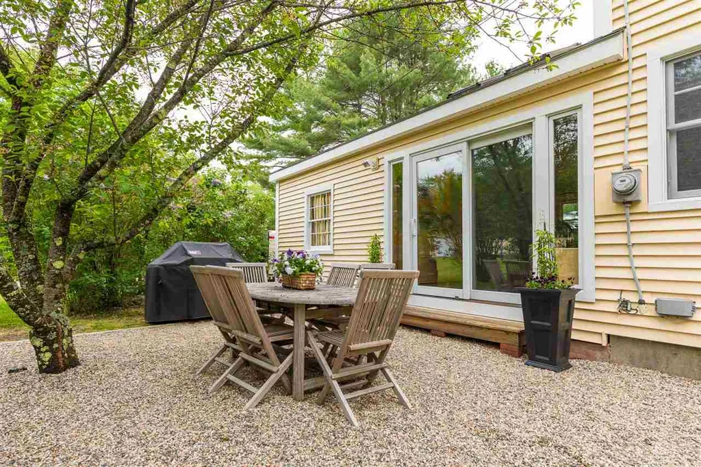 21 Meadowbrook Drive Barrington NH 03825