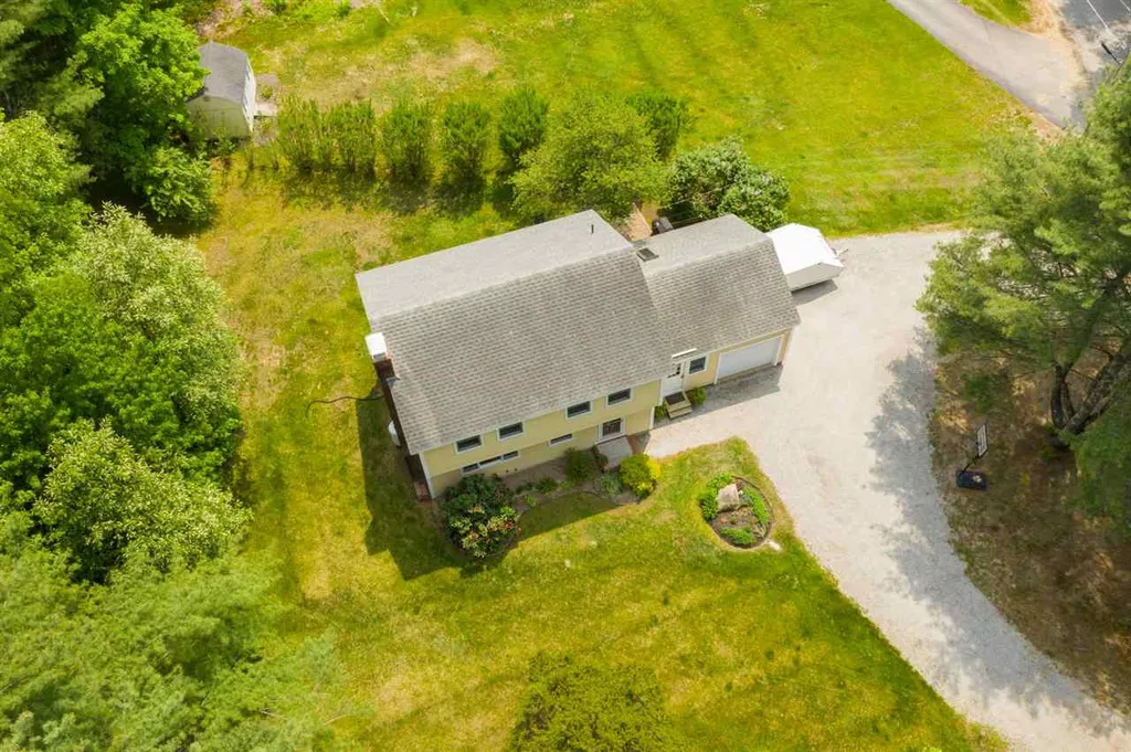 21 Meadowbrook Drive Barrington NH 03825