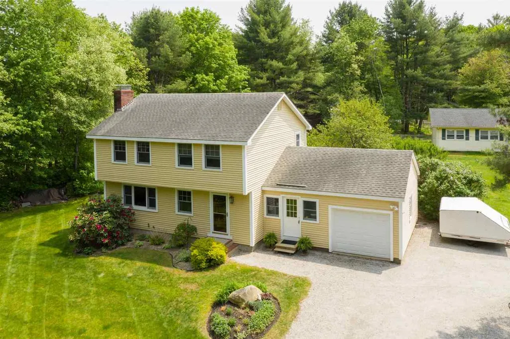 21 Meadowbrook Drive Barrington NH 03825