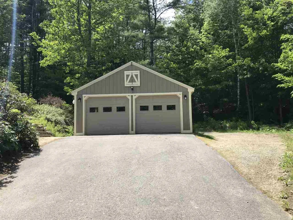 29 Irish Setter Lane Gilford NH 03249