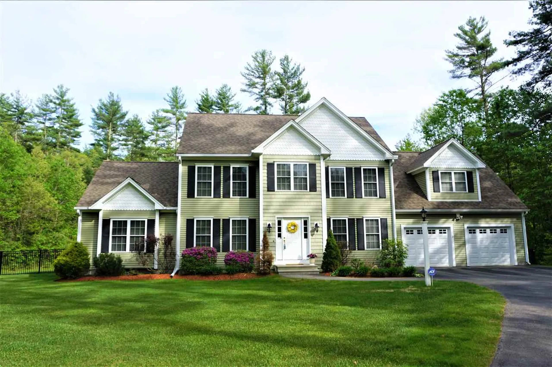 3 Blacksmith Lane Hollis NH 03049