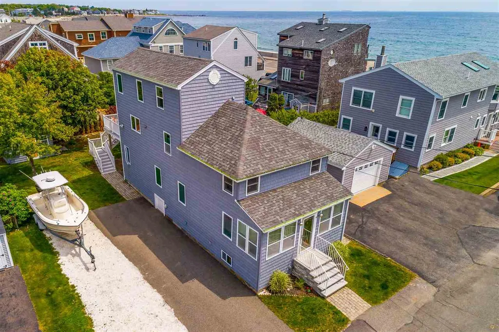 4 Fourteenth (14th) Street Hampton NH 03842