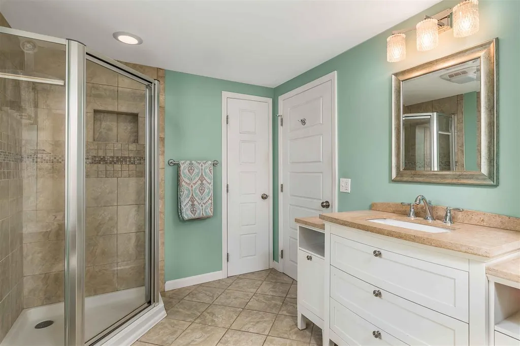 4 Fourteenth (14th) Street Hampton NH 03842