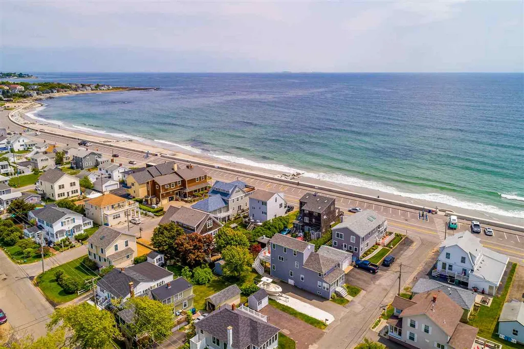 4 Fourteenth (14th) Street Hampton NH 03842