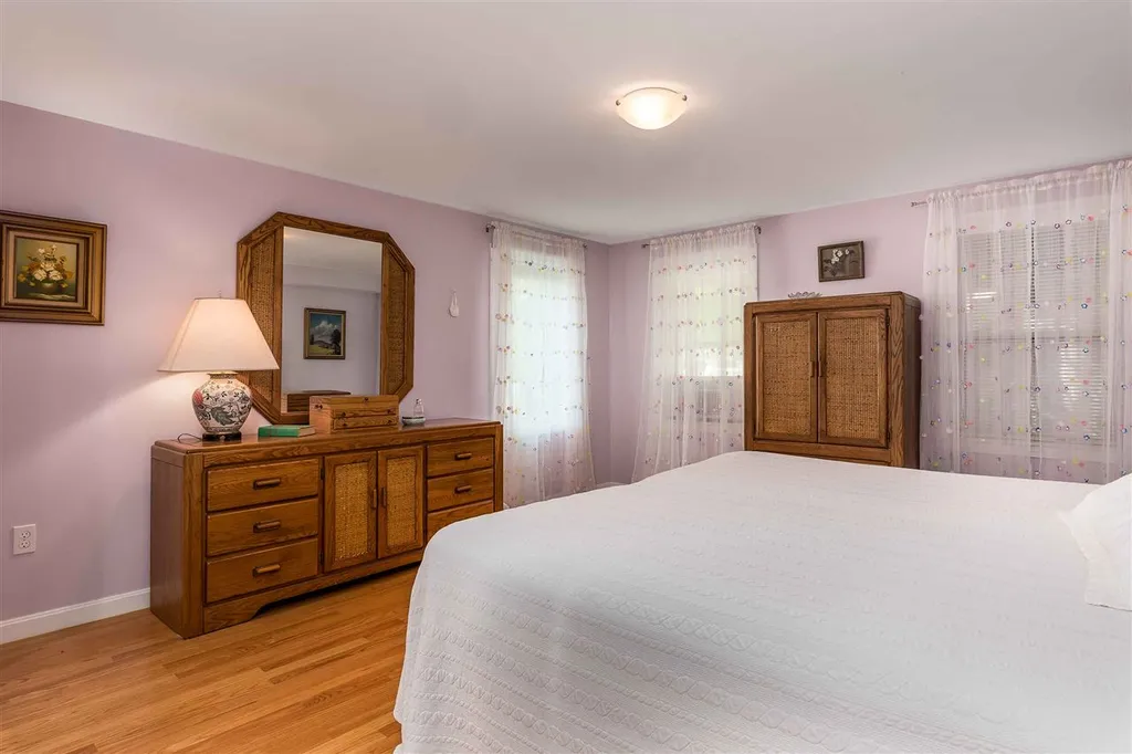 4 Fourteenth (14th) Street Hampton NH 03842