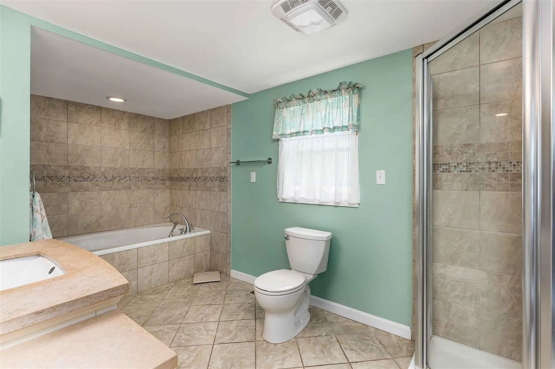 4 Fourteenth (14th) Street Hampton NH 03842