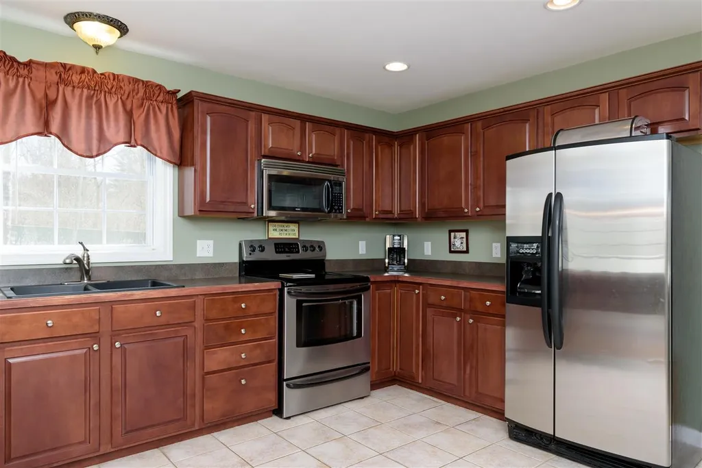 6 Squire Drive Somersworth NH 03878
