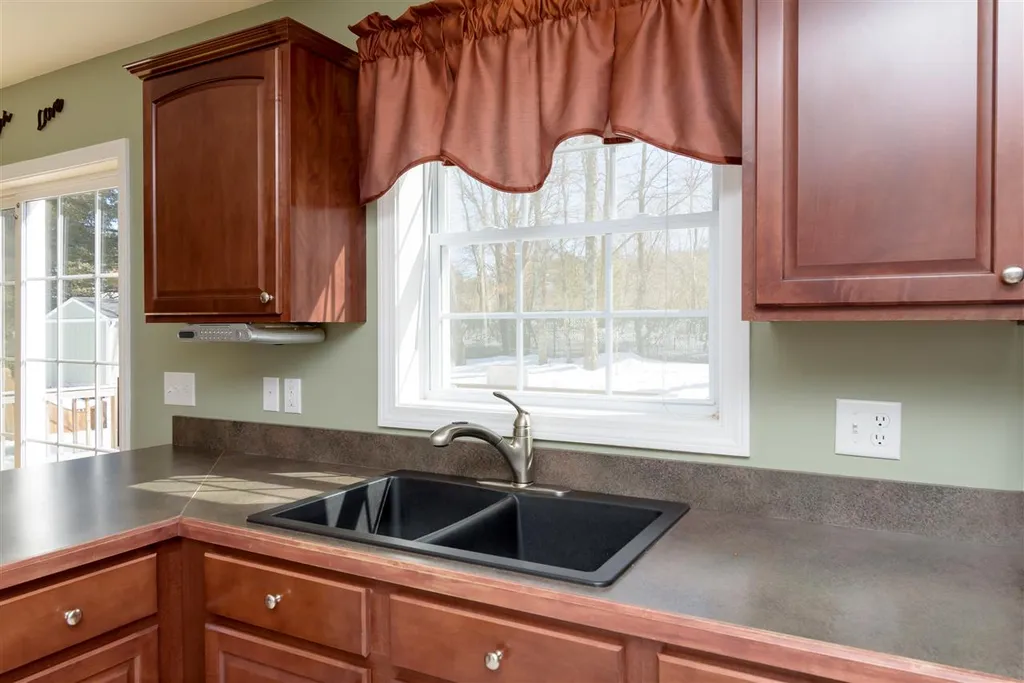 6 Squire Drive Somersworth NH 03878