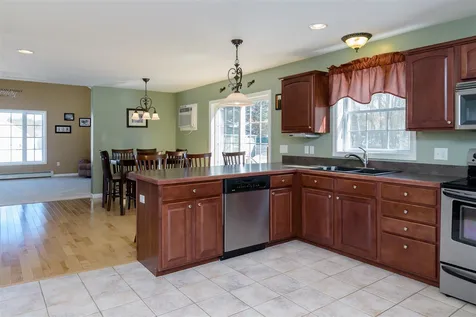 6 Squire Drive Somersworth NH 03878