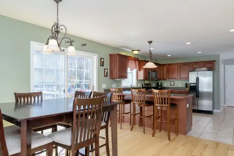6 Squire Drive Somersworth NH 03878
