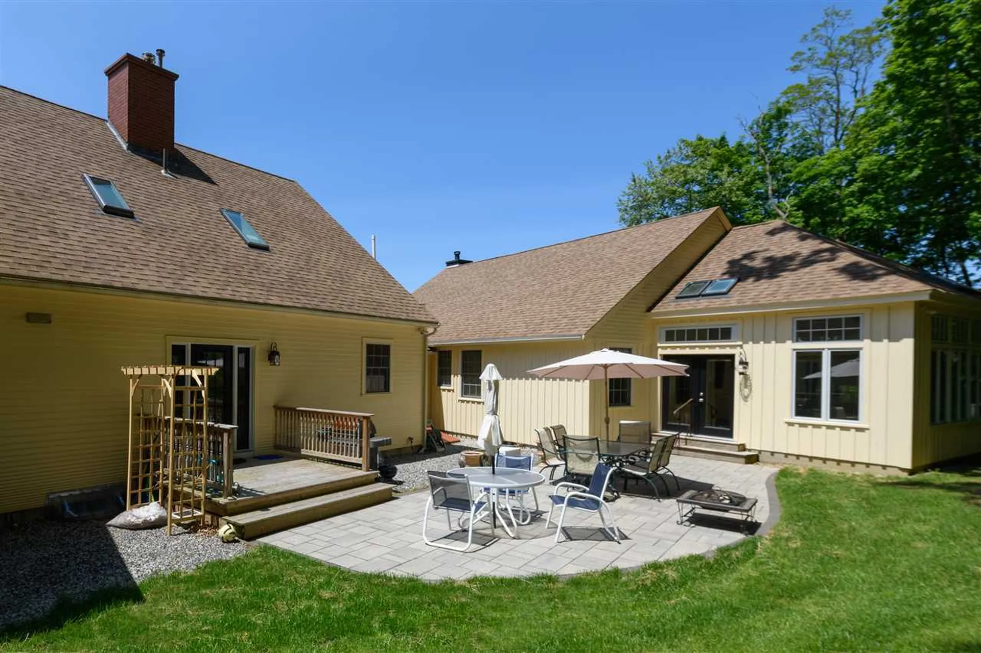 104 Fox Point Road Newington NH 03801