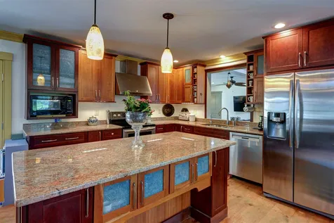 104 Fox Point Road Newington NH 03801