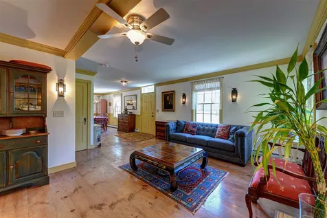 104 Fox Point Road Newington NH 03801