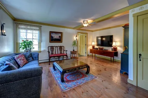 104 Fox Point Road Newington NH 03801
