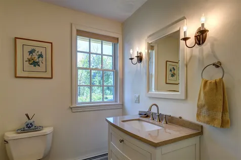 104 Fox Point Road Newington NH 03801