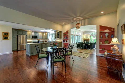 104 Fox Point Road Newington NH 03801
