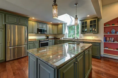 104 Fox Point Road Newington NH 03801
