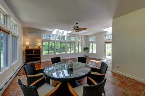 104 Fox Point Road Newington NH 03801