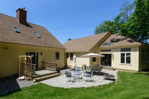 104 Fox Point Road Newington NH 03801