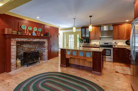 104 Fox Point Road Newington NH 03801