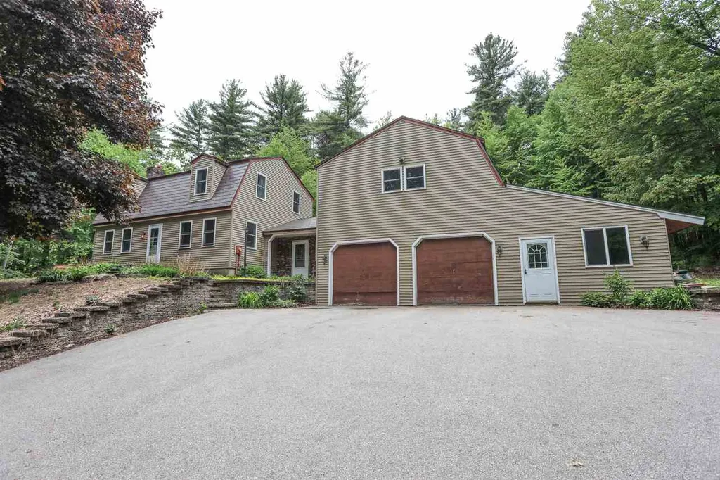 98 Bunker Hill Road Auburn NH 03032
