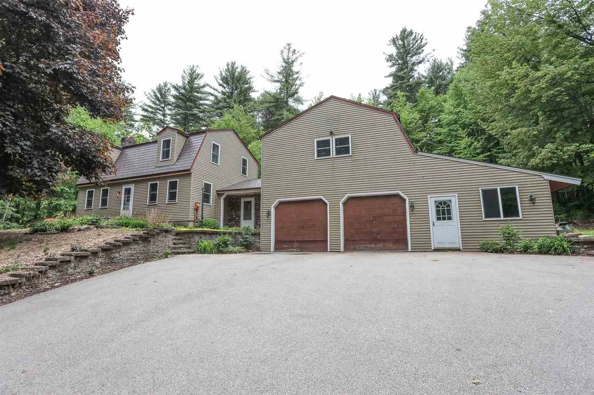 98 Bunker Hill Road Auburn NH 03032