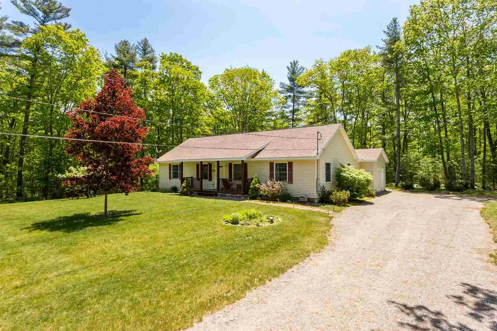 1220 Tatnic Road Wells ME 04090